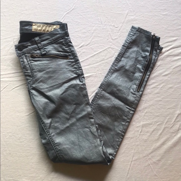 Rag & Bone Metallic Coated Skinny Jeans - Picture 9 of 9